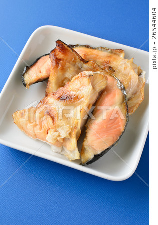 鮭カマの塩焼き 鮭カマの塩焼き 26544604