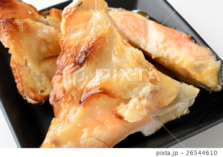 鮭カマの塩焼き 26544610