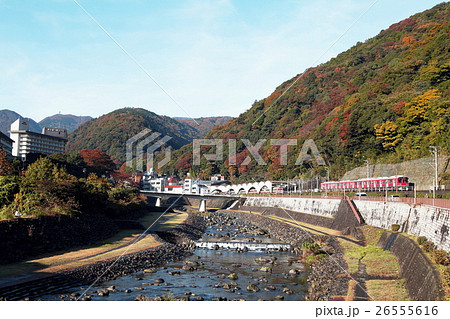 紅葉　箱根湯本と早川とあじさい橋 26555616