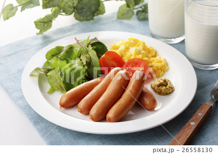 ソーセージ　朝食イメージ 26558130