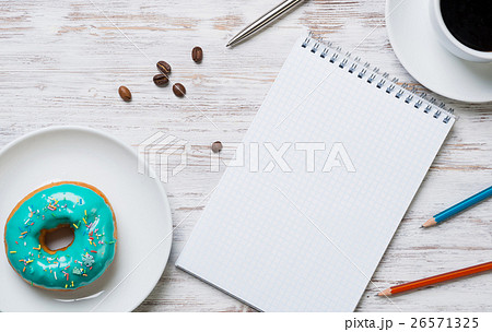Coffee break with snack 26571325