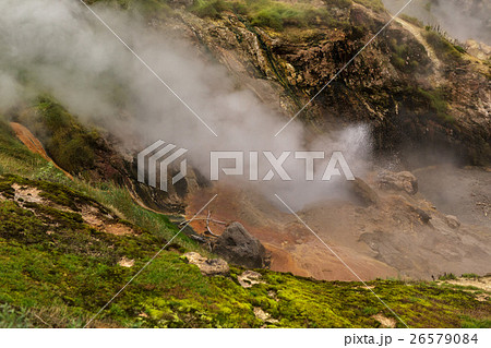 Eruption Bolshoy Big Geyser in Valley of Geysers. 26579084