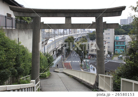 赤羽八幡神社（東北新幹線と鳥居） 26580153