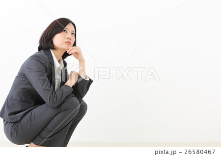 悩む ビジネスウーマン 悩む ビジネスウーマン 26580467