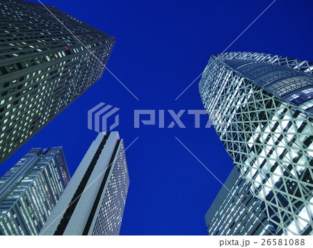 西新宿の高層ビル 26581088