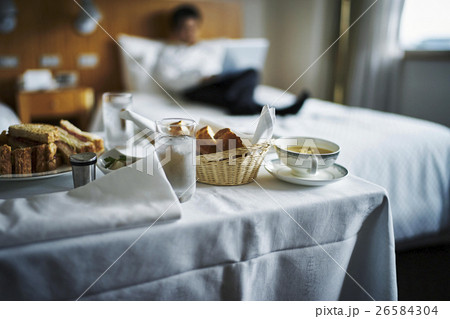 ルームサービス　朝食 26584304