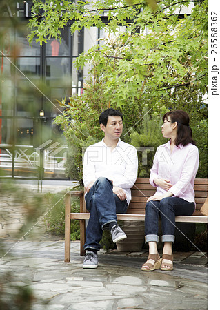 デート　ショッピング　買い物　夫婦　カップル　散歩　撮影協力：TENOHA DAIKANYAMA 26588362