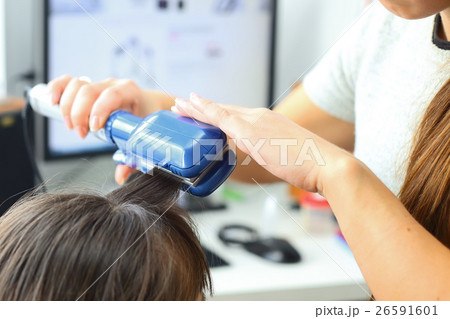 Hairdresser hairstyle models using the Hairdresser hairstyle models using the 26591601