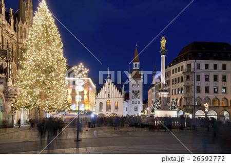 The Old Town Hall of Munich by Night 26592772