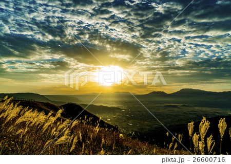 阿蘇山 夜明け 阿蘇山 夜明け 26600716