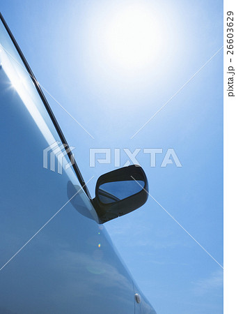青空と車 26603629