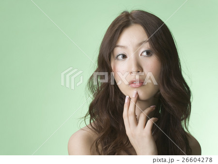 若い女性 若い女性 26604278