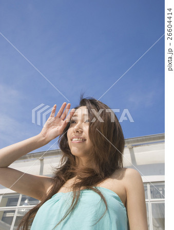 若い女性 若い女性 26604414