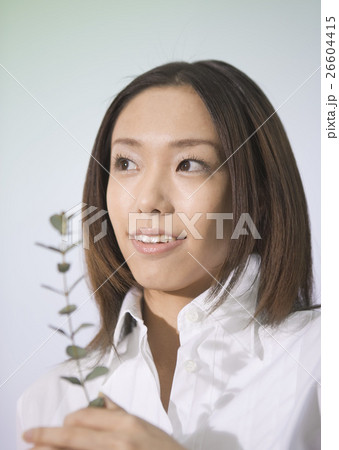 若い女性 26604415