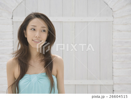 若い女性 若い女性 26604515