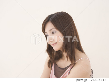 若い女性 若い女性 26604518