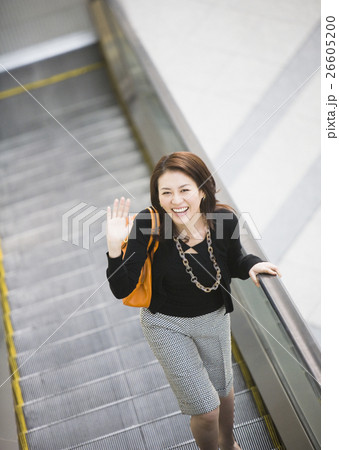 若い女性 若い女性 26605200