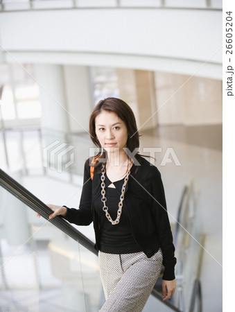 若い女性 26605204