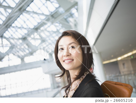 若い女性 26605210