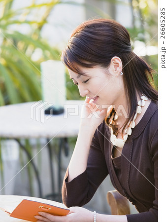 若い女性 若い女性 26605285