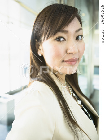 若い女性 26605526