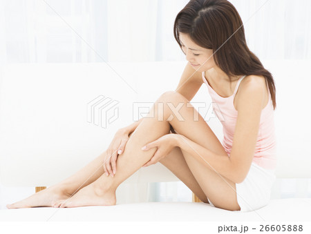 若い女性 若い女性 26605888