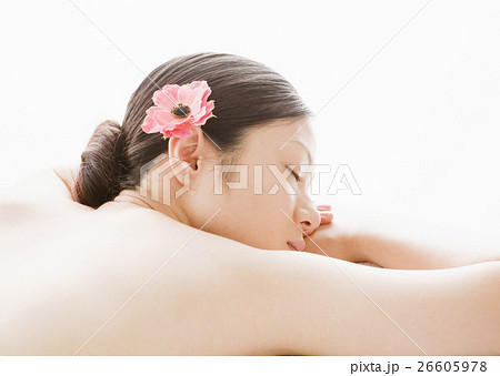 若い女性 若い女性 26605978