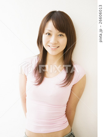 若い女性 若い女性 26606013