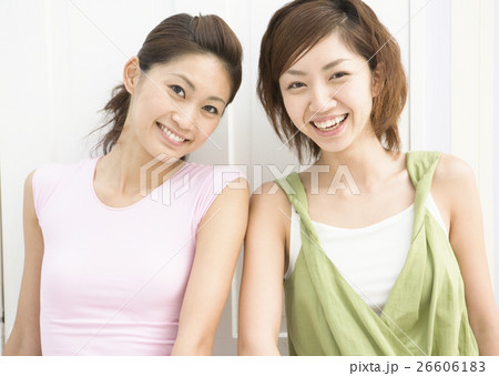 若い女性 若い女性 26606183