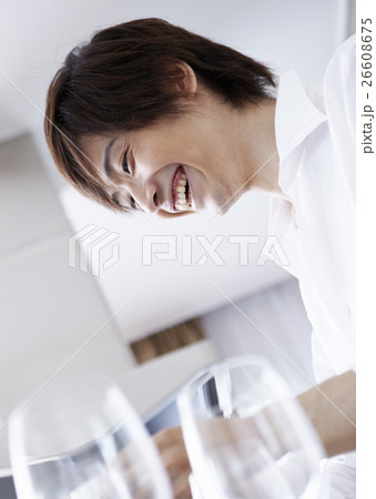 笑顔の男性 26608675