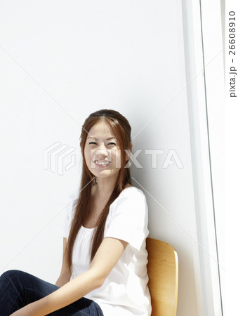 笑顔の女性 笑顔の女性 26608910