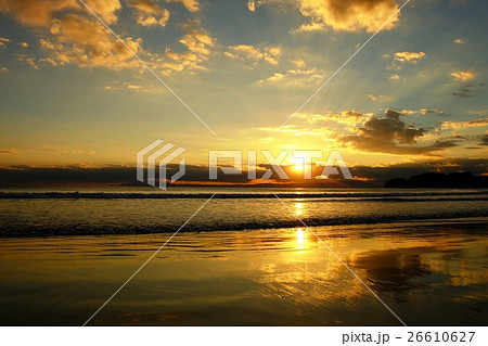 海岸の夕日・材木座海岸 26610627
