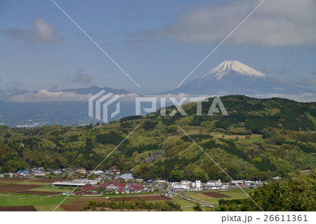 【静岡県】新緑の丹那盆地と富士山 【静岡県】新緑の丹那盆地と富士山 26611361