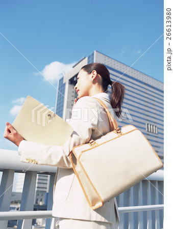 携帯電話シーン 26613980