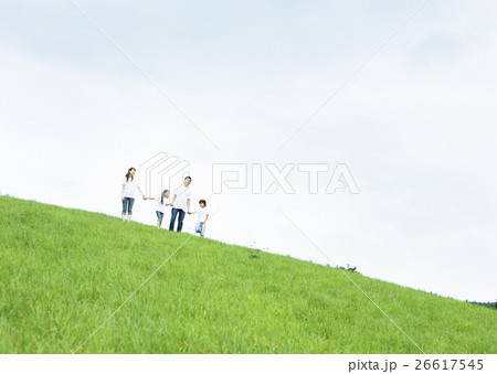 草原の家族 26617545