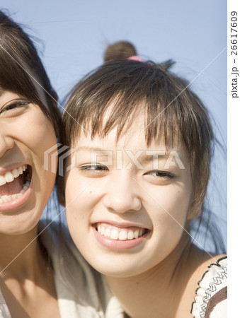笑顔の女性 笑顔の女性 26617609