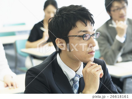 研修中のビジネスマン 研修中のビジネスマン 26618161