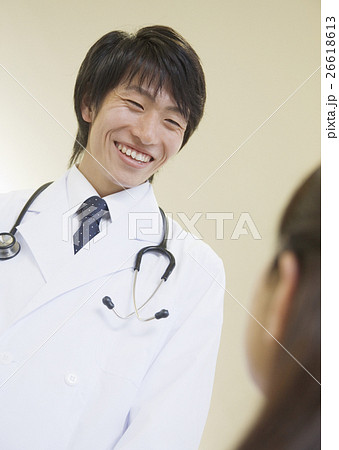 笑顔の医師 笑顔の医師 26618613