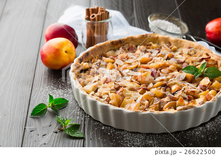 Summer Pie with Peaches and Almonds Summer Pie with Peaches and Almonds 26622500