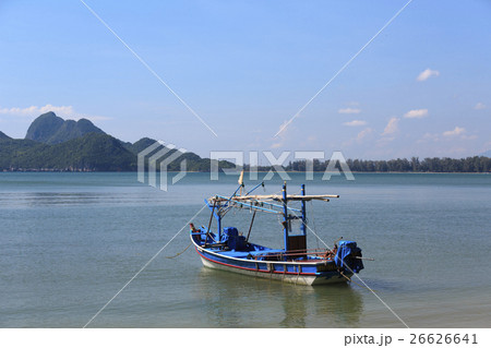 タイのマナーオ湾(アオマナーオ)と漁船 タイのマナーオ湾(アオマナーオ)と漁船 26626641