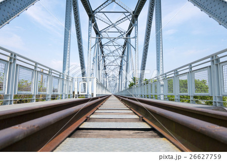 鉄橋 アイアンブリッジ 大木 26627759