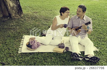 Senior Couple Leisure Outside Concept 26637706