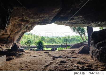 The cave stone cavity of railroad history The cave stone cavity of railroad history 26646150