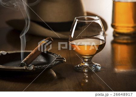 Alcoholic drinks Alcoholic drinks 26648917
