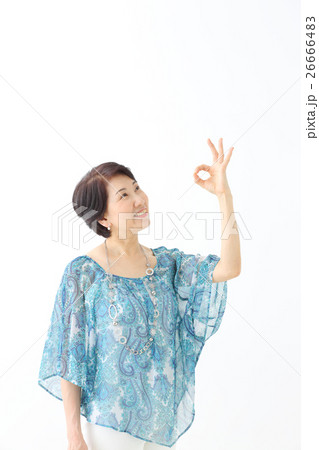 OKポーズの女性 26666483