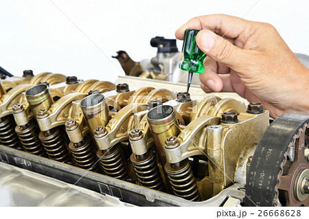 自動車エンジンの整備 自動車エンジンの整備 26668628