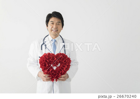 ハートを持つミドル医者　ポートレート 26670240