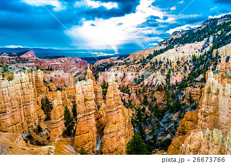 Hoodoos at Bryce Canyon 26673766