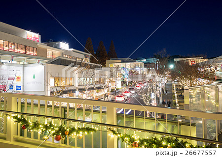 名古屋市千種区星ヶ丘都市風景 星ヶ丘テラスイルミネーション 歩道橋からの写真素材