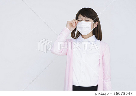女性 体調不良 風邪 インフルエンザ 花粉症 鼻炎 ビジネスウーマン 女性 体調不良 風邪 インフルエンザ 花粉症 鼻炎 ビジネスウーマン 26678647